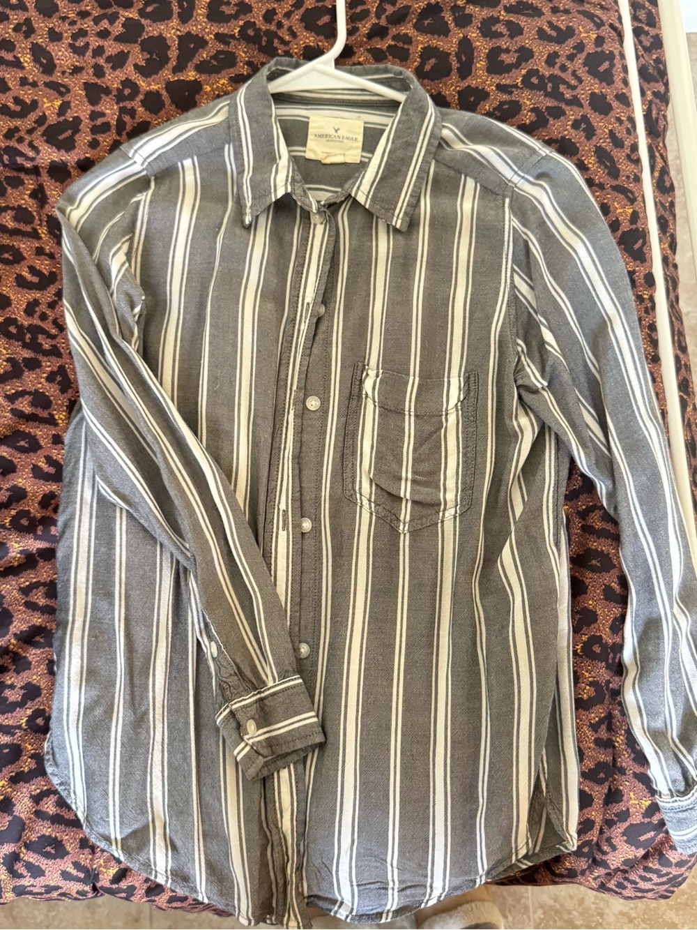 American Eagle Outfitters Gray & White Striped Long Sleeve Shirt